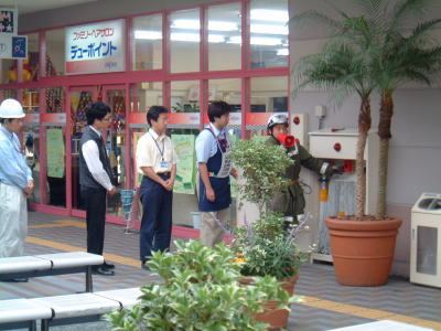 消防訓練の様子。